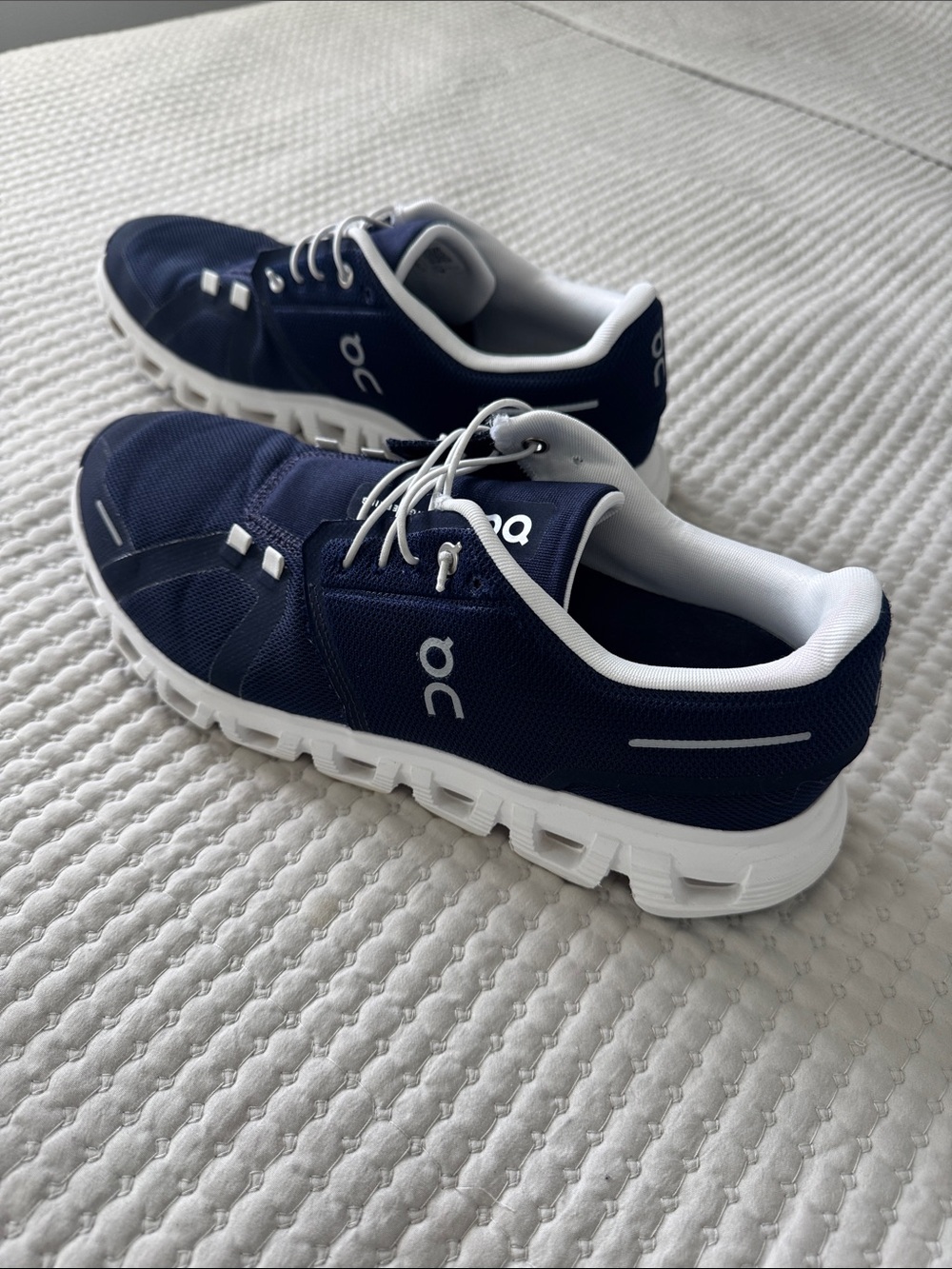 On Running Navy & White Men's Cloud Sneakers #onrunning #onshoes #oncloud - Picture 7 of 8